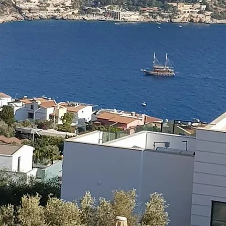Lovely 2 Bedroom With Stunning Sea Views *