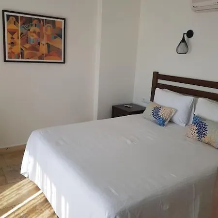 Lovely 2 Bedroom With Stunning Sea Views Apartment *