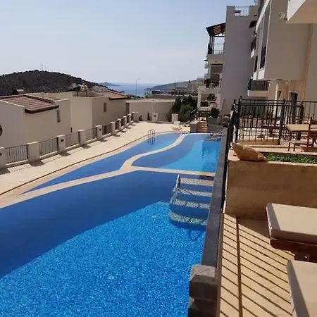Lovely 2 Bedroom With Stunning Sea Views Apartment