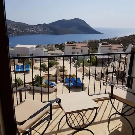 Lovely 2 Bedroom With Stunning Sea Views