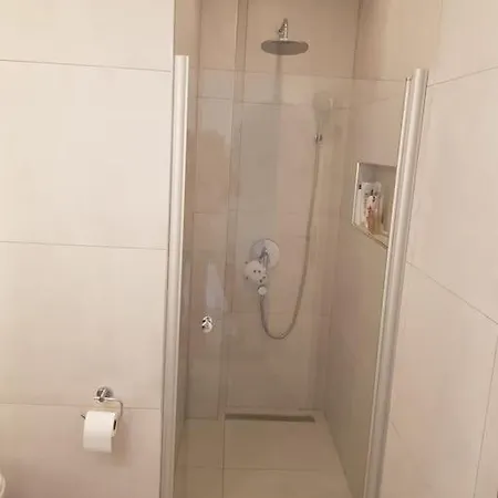Lovely 2 Bedroom With Stunning Sea Views *